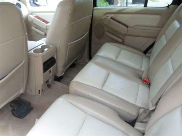 2006 Ford Explorer Eddie Bauer 4dr SUV 4WD w/V6